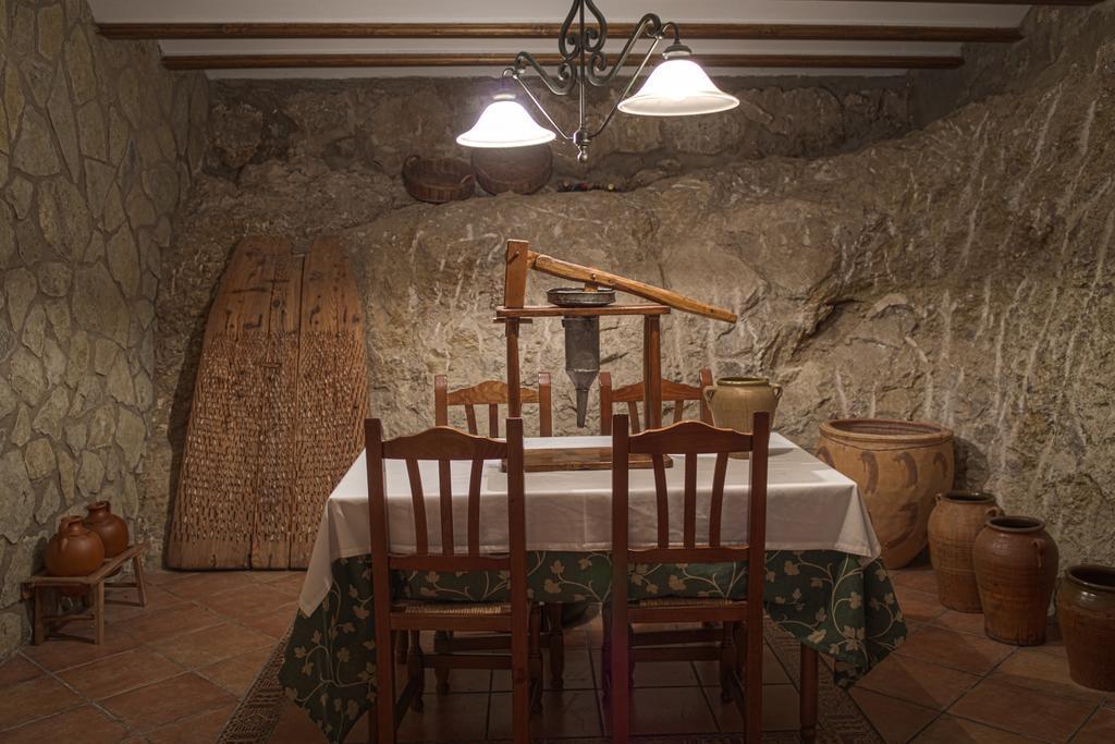La Posada De Clotilde Cella Exteriör bild